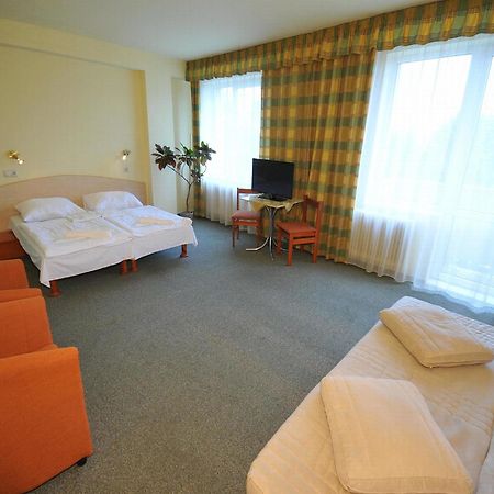 Hotel Cingov Slovensky Raj Spisska Nova Ves Room photo